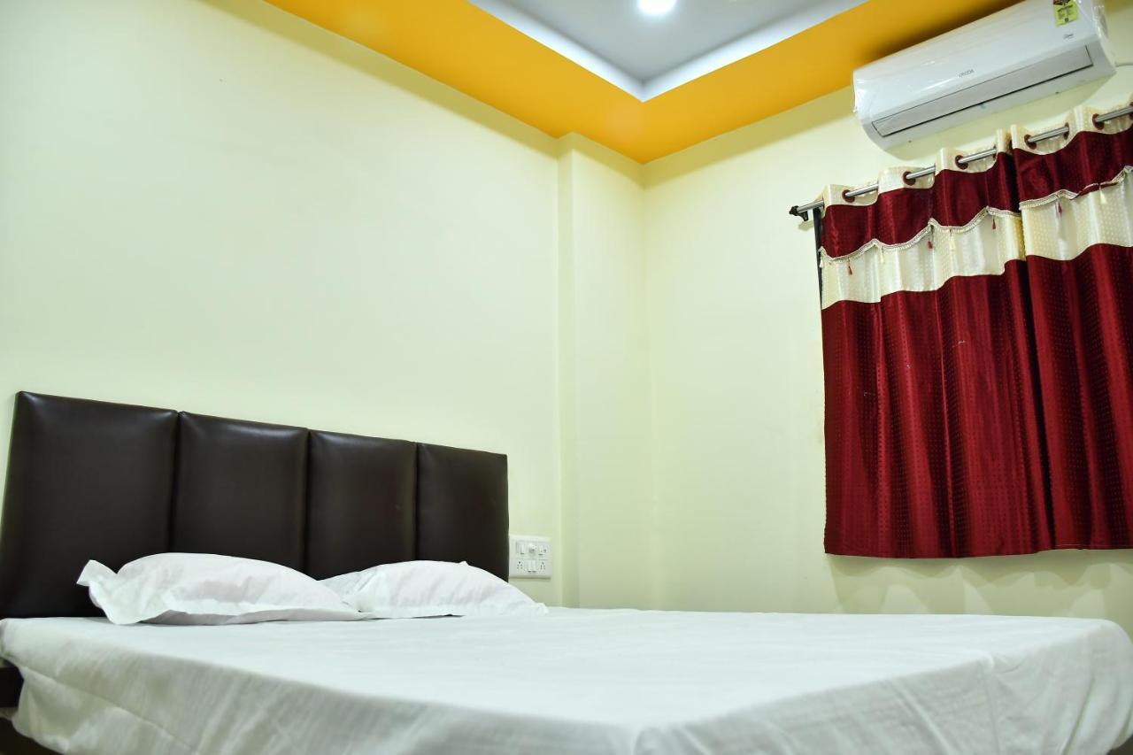 Hotel Kalika Residency Akalkot Esterno foto