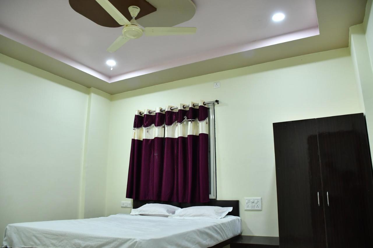 Hotel Kalika Residency Akalkot Esterno foto