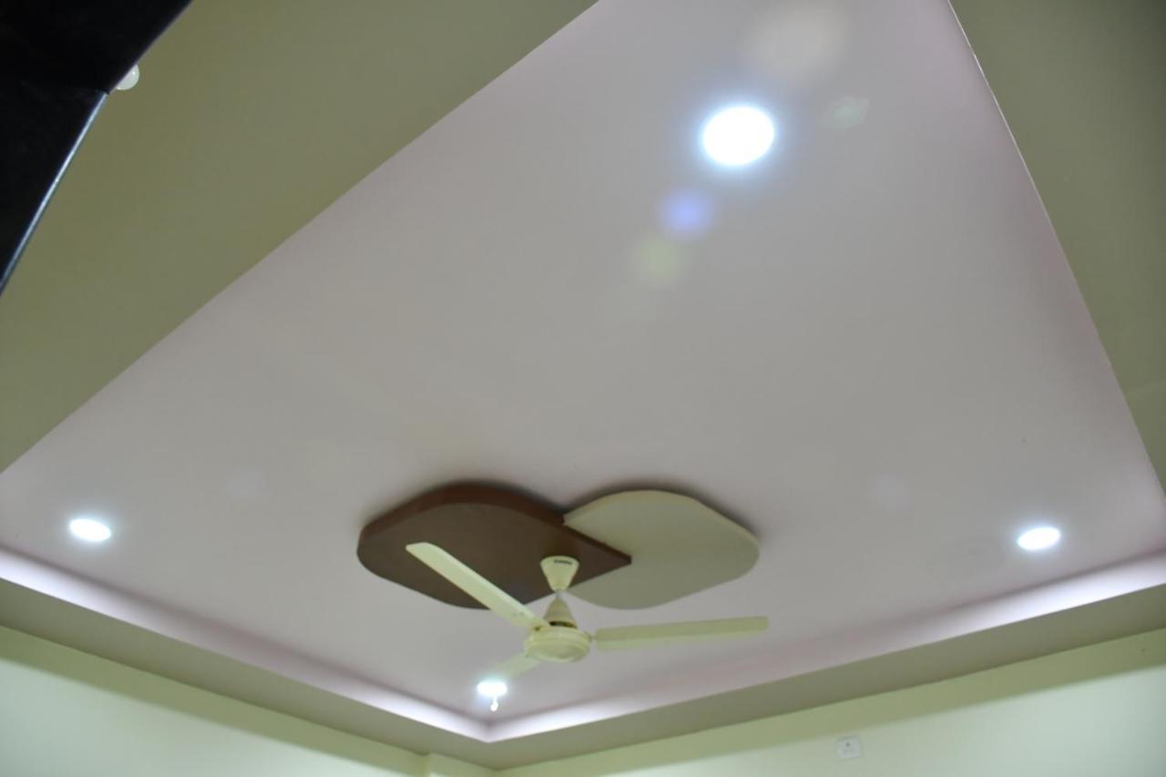 Hotel Kalika Residency Akalkot Esterno foto