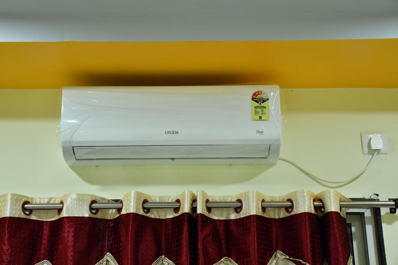 Hotel Kalika Residency Akalkot Esterno foto